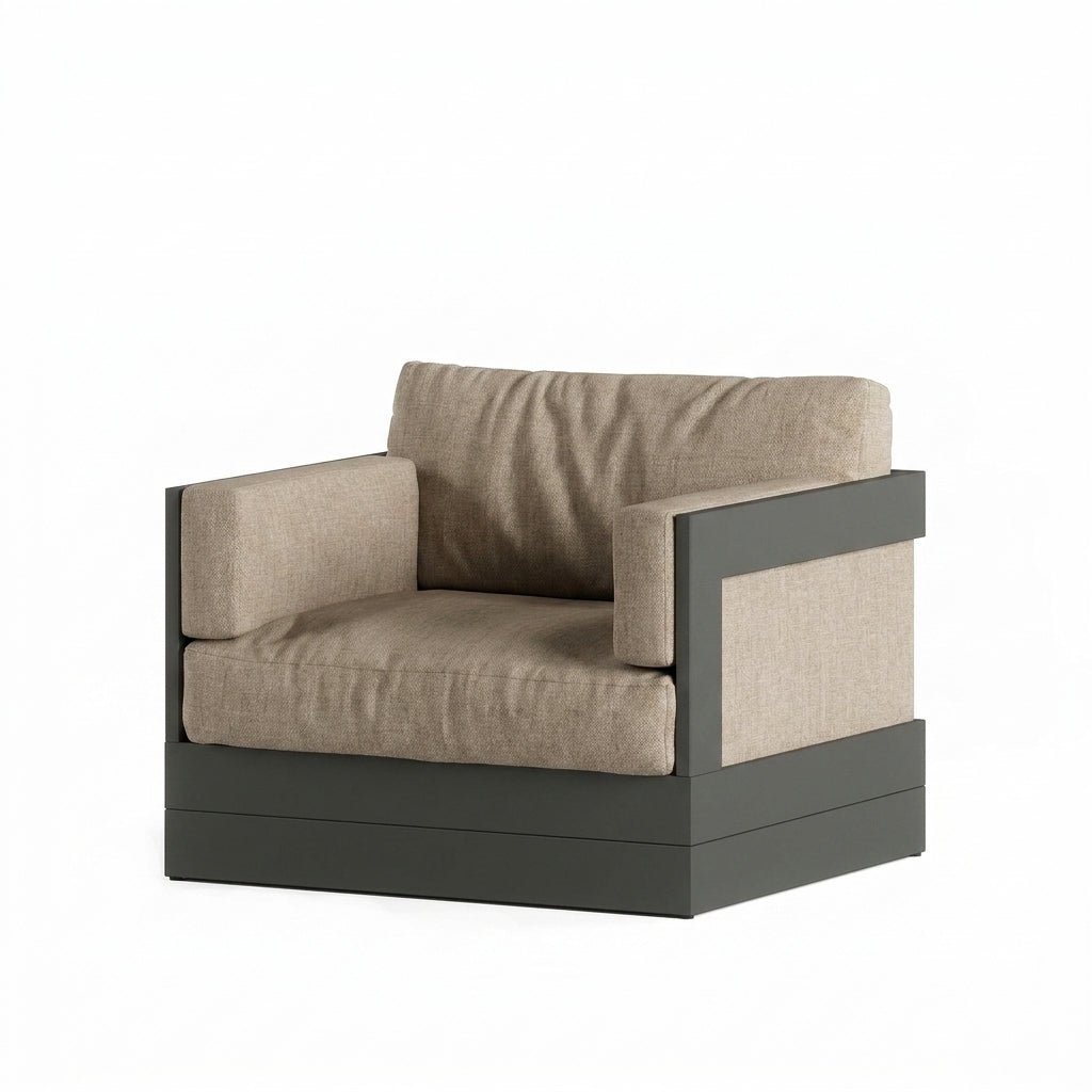 Famosa Lounge Chair